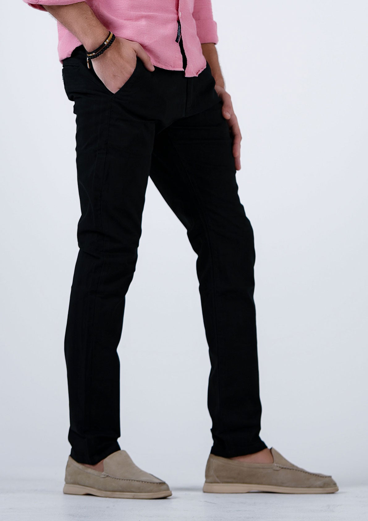 Solid Chinos with Pockets and Button Closure - Essential Everyday Black