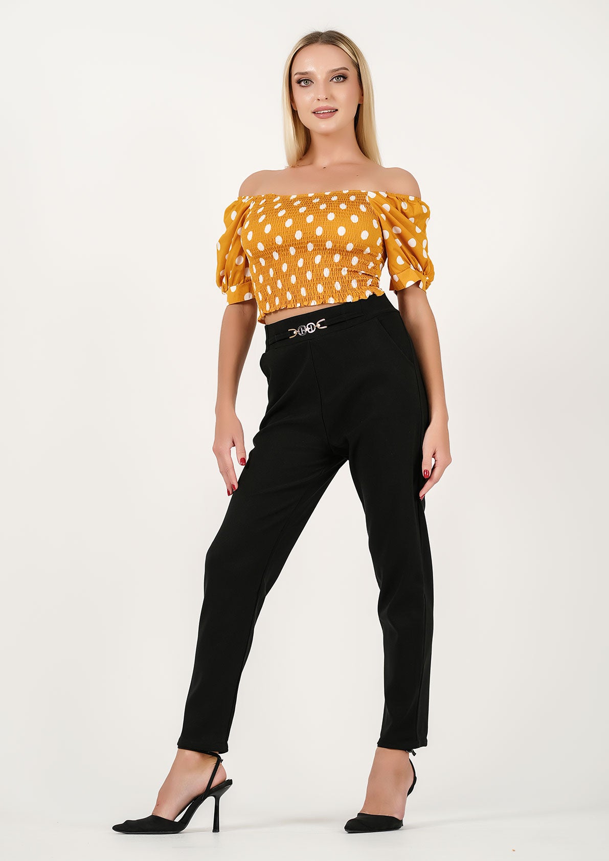 Retro Charm: Polka-Dot Puff-Sleeve Crop Top