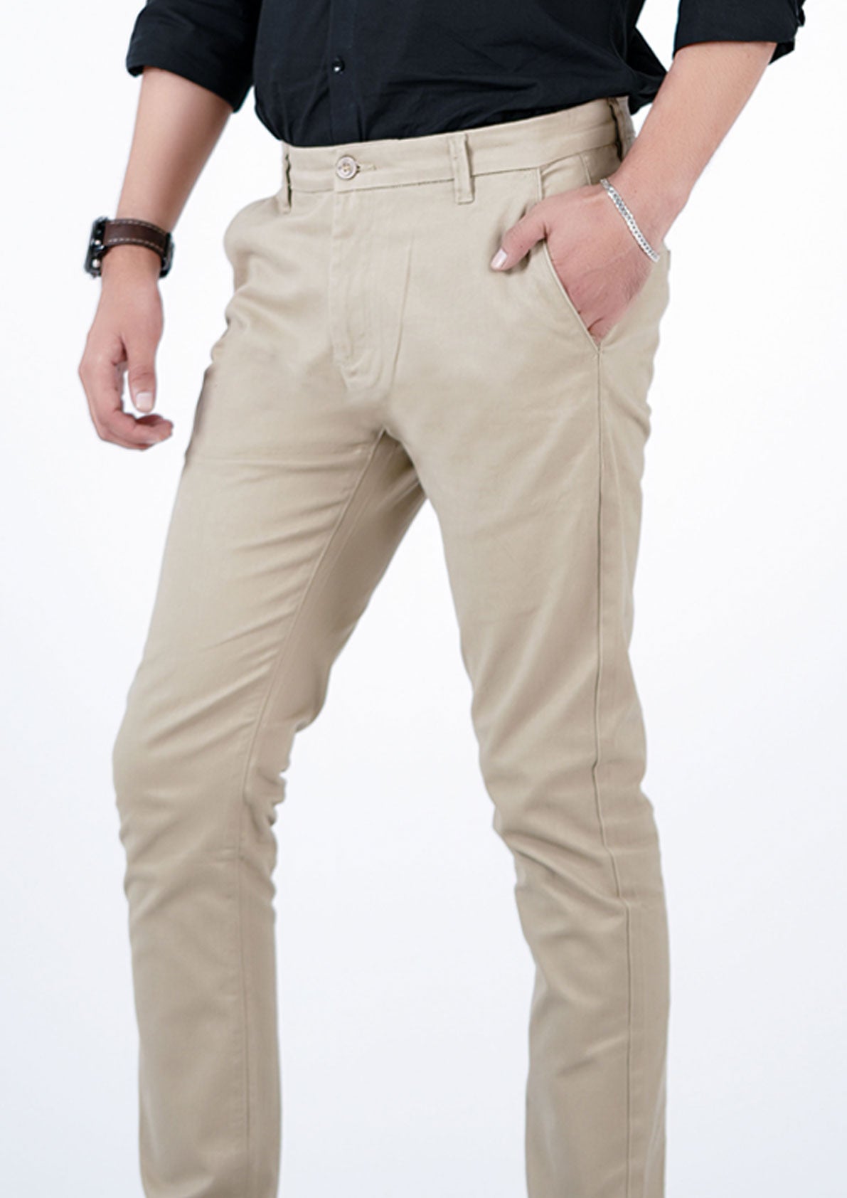 Solid Regular Fit Chinos with Button Closure and Pockets